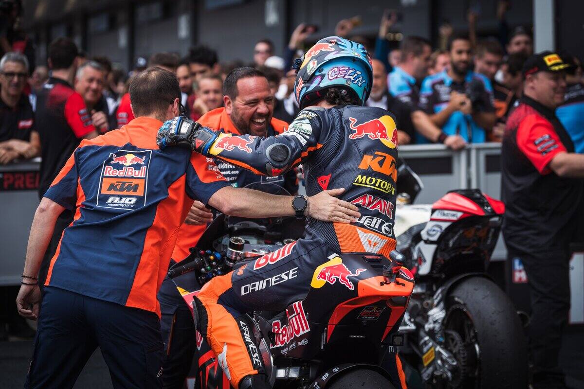 Celestino Vietti volta ao pódio, o primeiro com Red Bull KTM Ajo