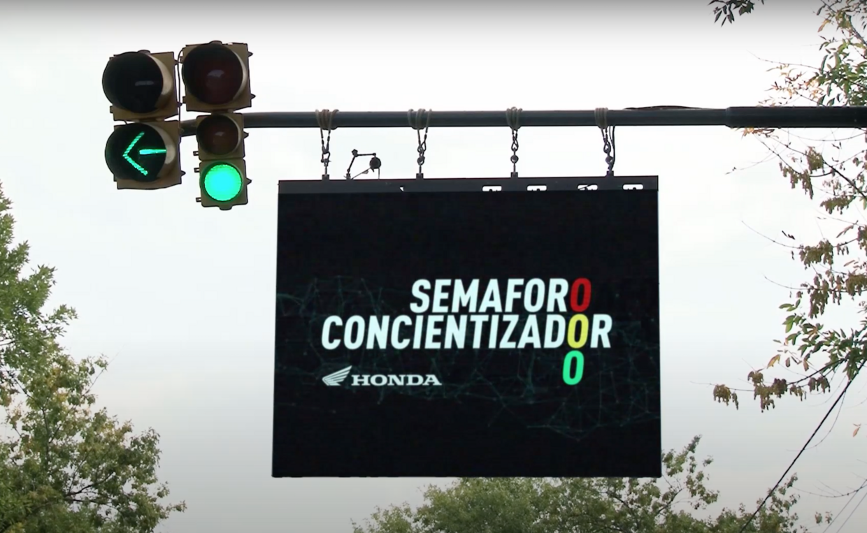 Honda Argentina, semáforos inteligentes para bloquear quem não usa capacete