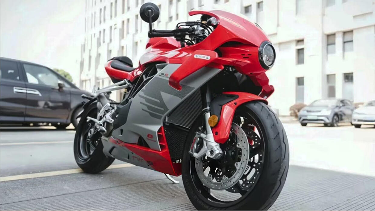 QJ Motor ou MV Agusta? Aqui está o Superveloce com molho chinês