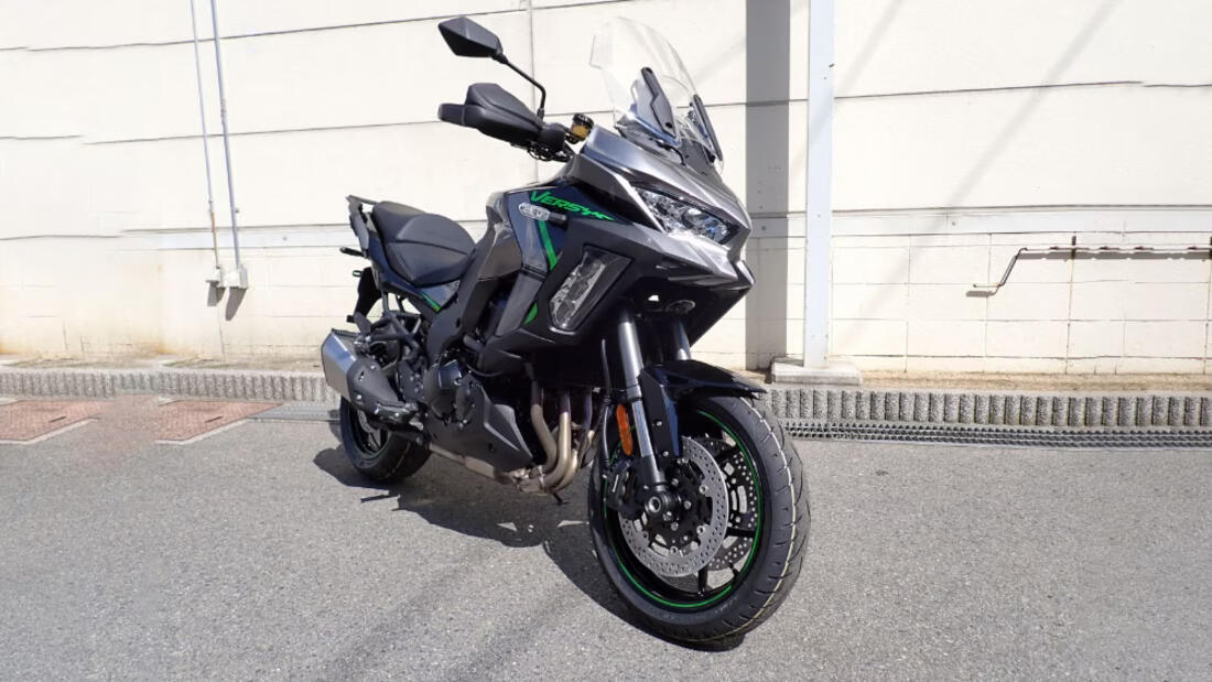 Kawasaki Versys 1100 2025, muita coisa muda embaixo do vestido